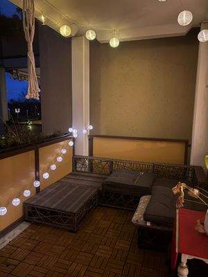 Gemütlicher Balkon am Abend