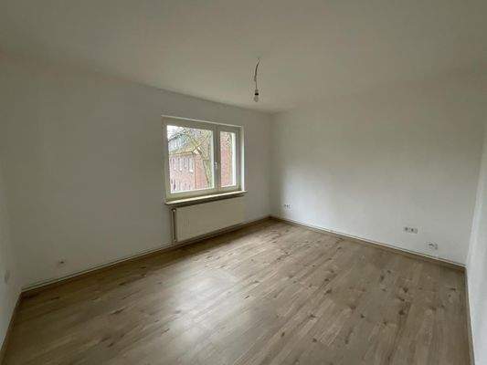 7E7787BA-FE3E-4C65-8433-47900955248C