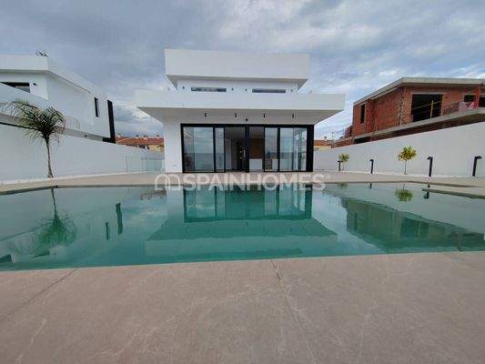 Detached House Close to San Juan Beach in Costa Blanca