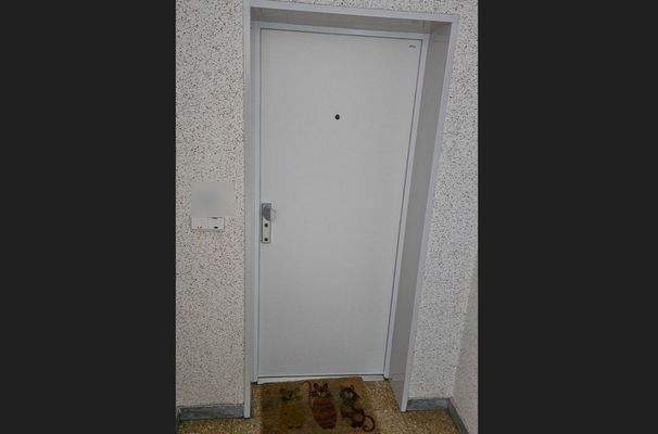 Sicherheitseingangstür mit Spion