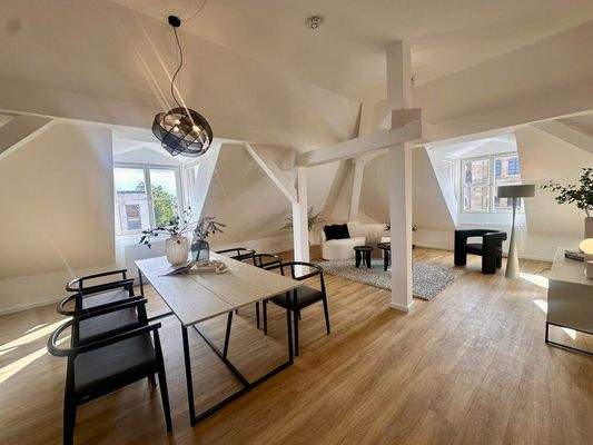 offener Wohn- und Essbereich