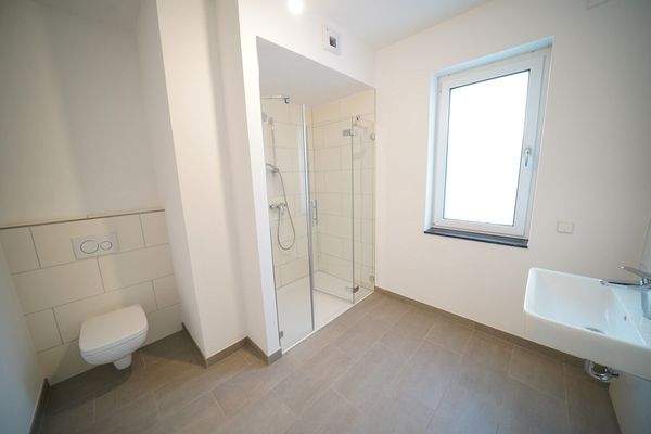 Badezimmer mit Dusche