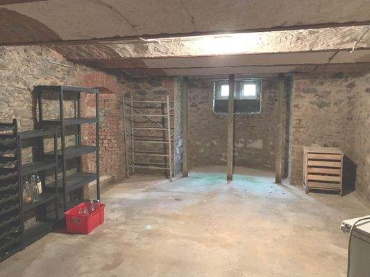 4668D6D5-4254-46B5-83DA-DCBC12