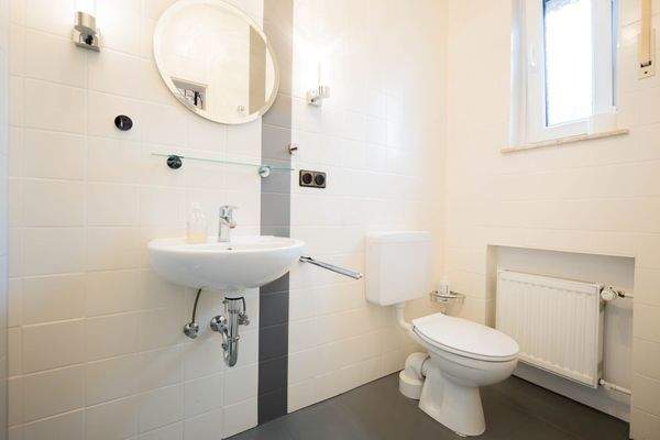 Gäste-WC hinteres Haus