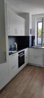 Moderne Einbauküche inklusive