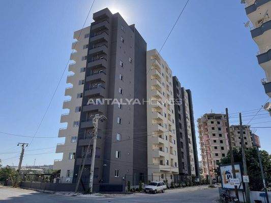 Affordable Flats in a Beachside Complex in Mersin Erdemli