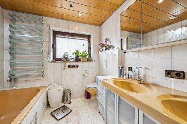 Badezimmer (Whg. EG)