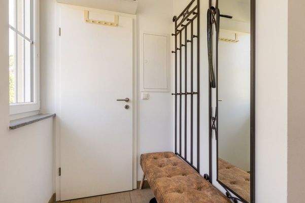 EG: Wohnen und gemütlicher Eingangsbereich, teilof