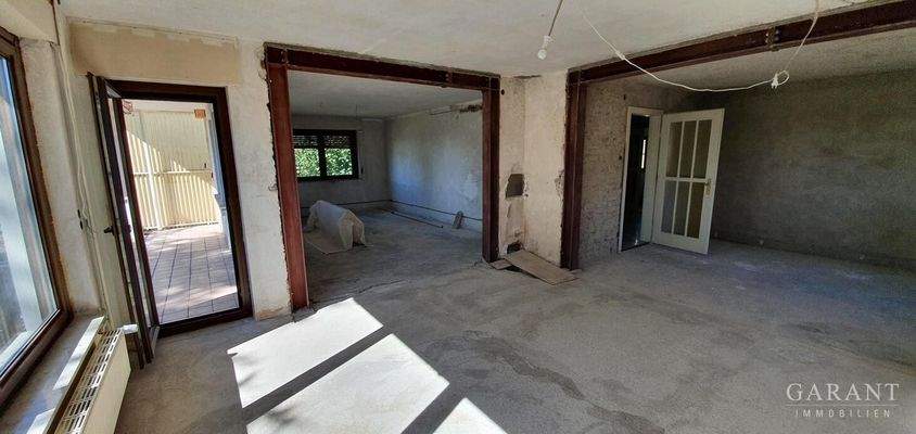 Wohn/Ess und Küchenbereich