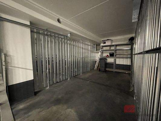 optionale Garagenbox