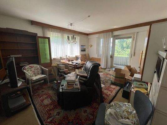 Wohnzimmer m. Balkonzugang EG