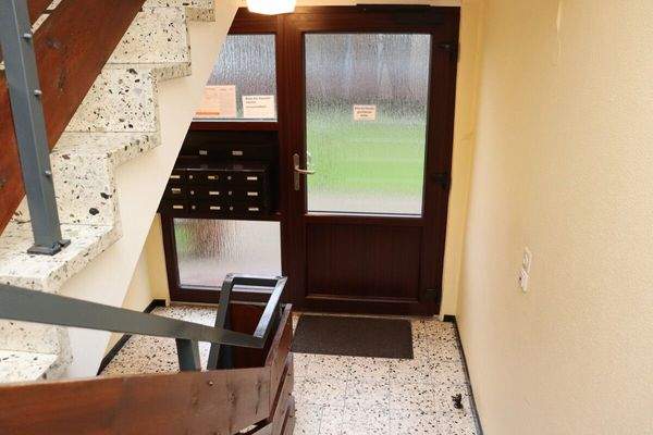 Haustür/Briefkästen