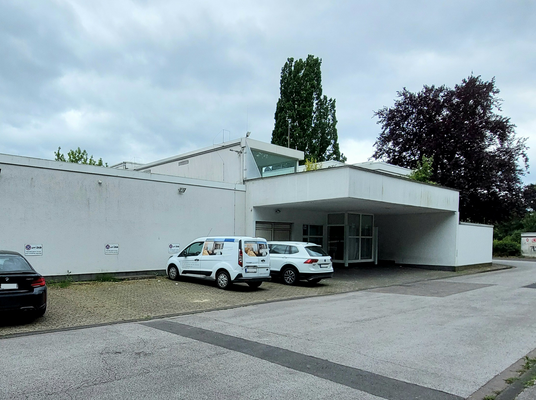 Zugang Büro_Lager_Ausstellung.jpg