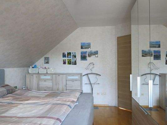 Ihr Schlafzimmer im OG