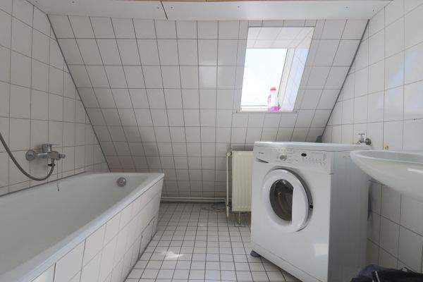 Tageslichtbad Einliegerwhg. - Spitzboden