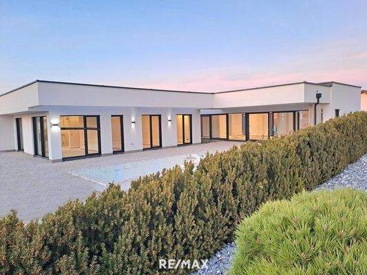 1 Hausansicht Garten Terrasse