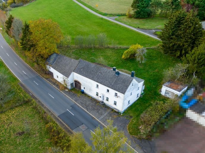 großzügiges Familienhaus mit großem Garten in Dreis-Brück