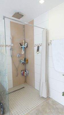 ..und bodentiefer Dusche