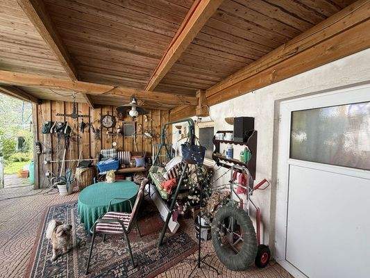 überdachte Terrasse