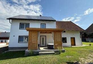 Einfamilienhaus mit Solaranlage