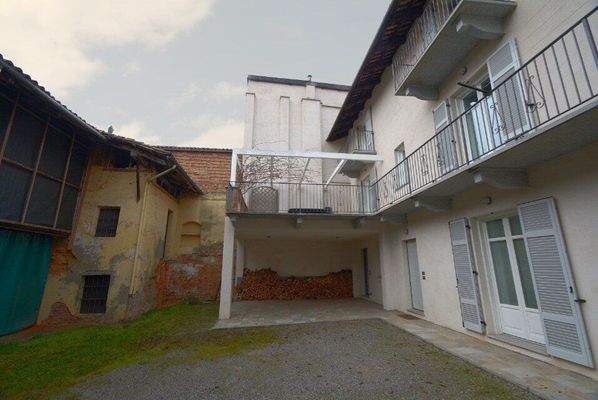 elegantes Haus im Zentrum von Canale –  Piemont