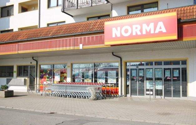 großzügige Fensterfronten