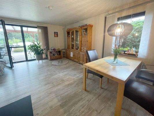 Wohn-/Esszimmer Wohnhaus