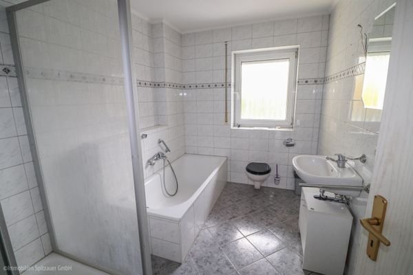 Badezimmer 1. OG