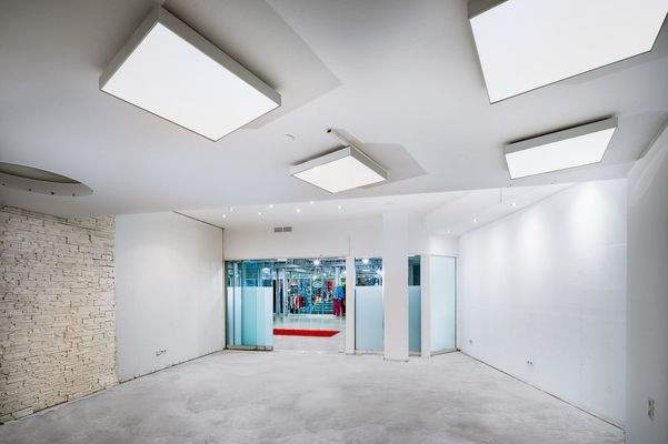 brueckcenter-ladenlokal-blick-eingang-web[1]