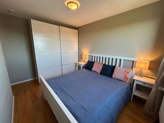 ....und großem Schrank