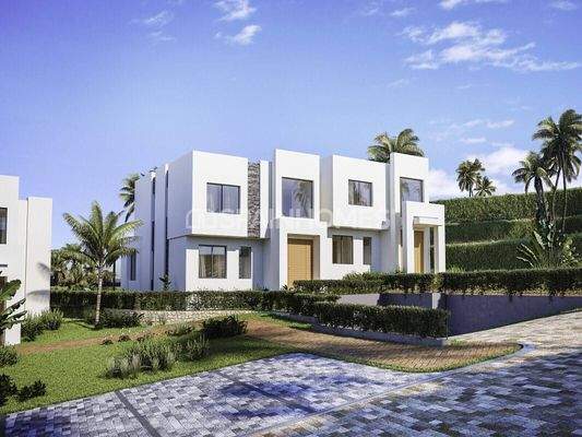 Marbella Townhouses in 5-Star Complex with Privileged Facilities