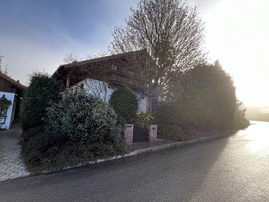 Westansicht von Straße