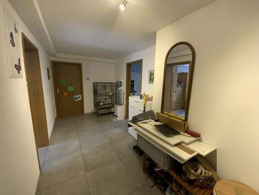 Flur - WHG Souterrain