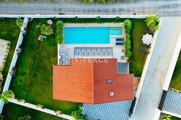 Villa with a Pool and Garden Near Çalış Beach in Fethiye