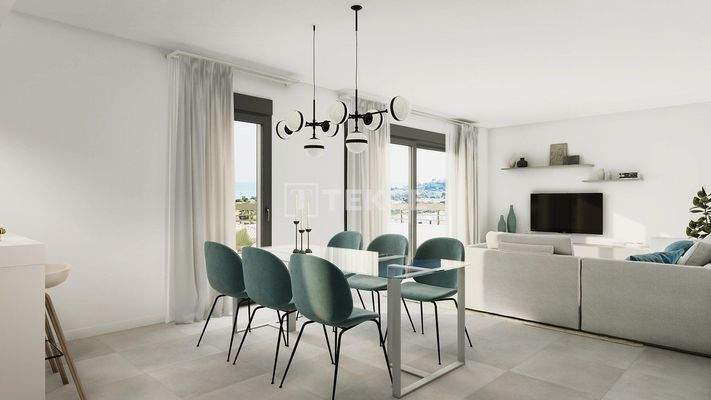 Flats with Large Terraces and Spectacular Views in Estepona