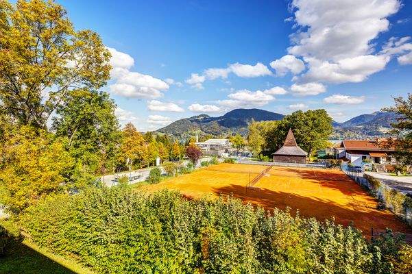 Blick auf See und Berge