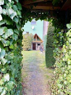 Überdachter Kellereingang