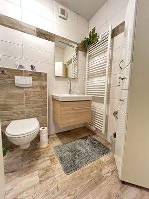 Bad mit ebener Dusche Bild 2