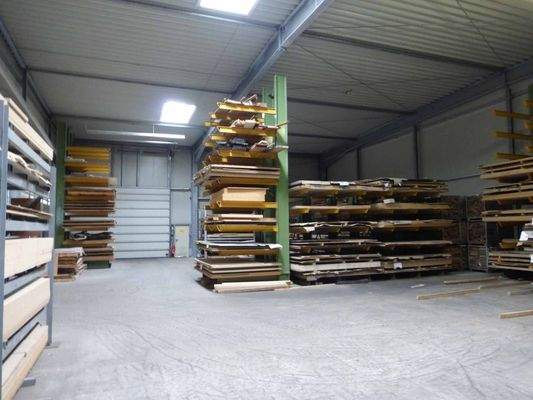 Hallenfläche mit Toranlage (Tor  4)