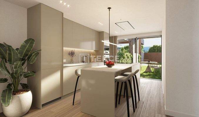 Elegant Villas in a Complex with Pool Near Amenities in Madrid