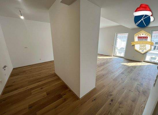 Wohnzimmer und Küche, kreisförmig begehbar