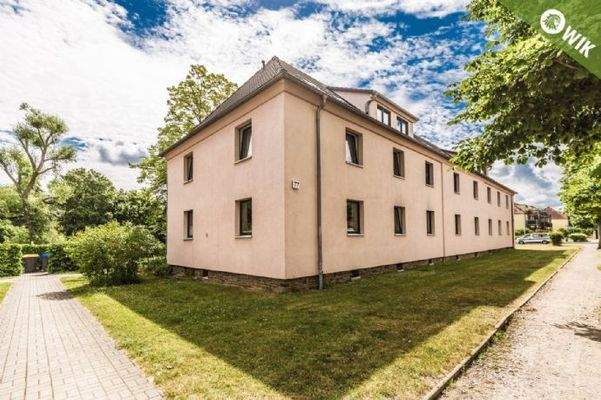 Kastanienallee 77...