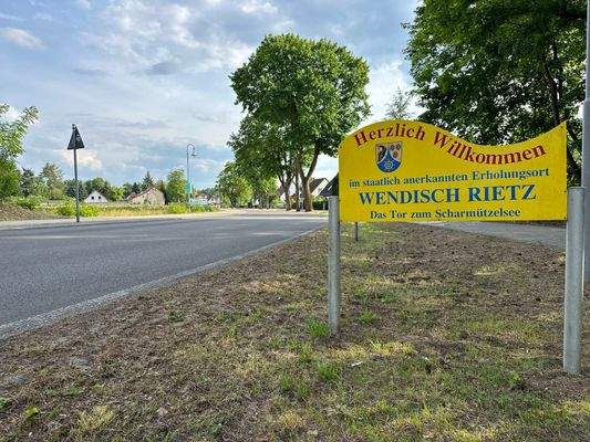 Grundstücke am Ortseingang