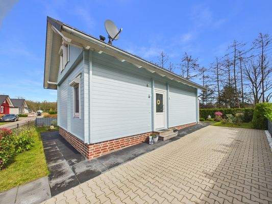 CAM03784G0-PR0102-STILL007