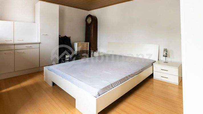 1. OG: helles Schlafzimmer