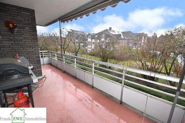 Balkon 2, 4-Zimmer-Wohnung mit 2 Balkonen zum Kauf in Düsseldorf Hassels, Frank Ewe Immobilienmakler 