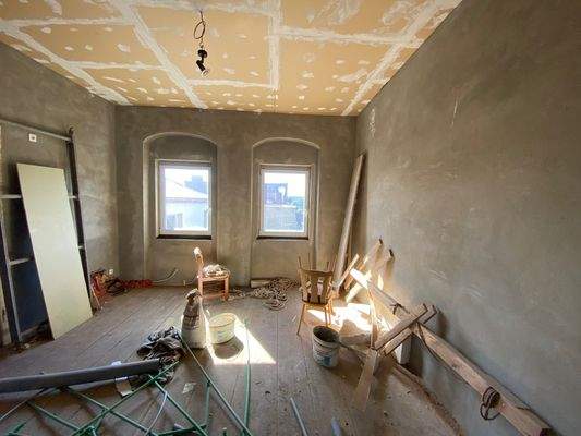 Noch nicht fertig gestellter Ausbau des Dachgeschosses (2).jpg