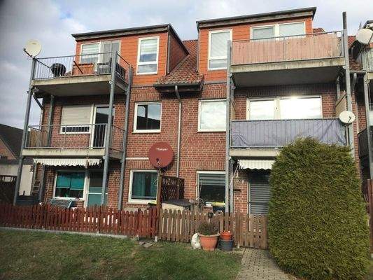 Hofseite mit Balkonen und Terrassen