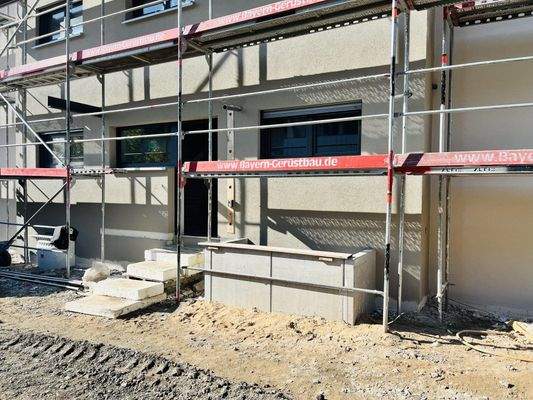 Hauseingang - Souterrainwohnung Nr. 14 im Haus Brüder-Becker-Str. 10a (Bautenstand 10/2025)