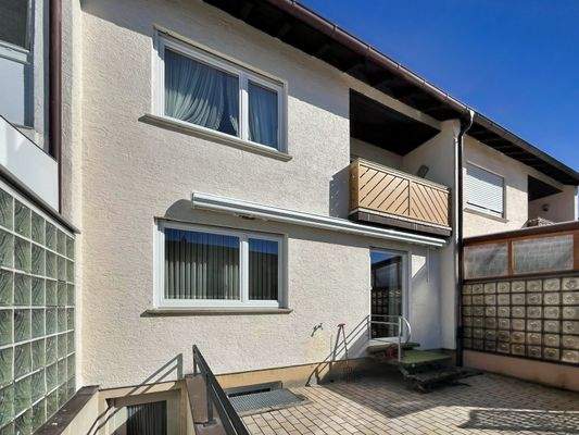 Hausansicht/Terrasse